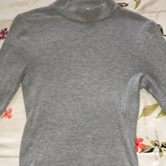 Grey turtle neck - Picture 3 of 3